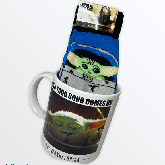 Baby yoda mug & socks bundle - Picture 1 of 2
